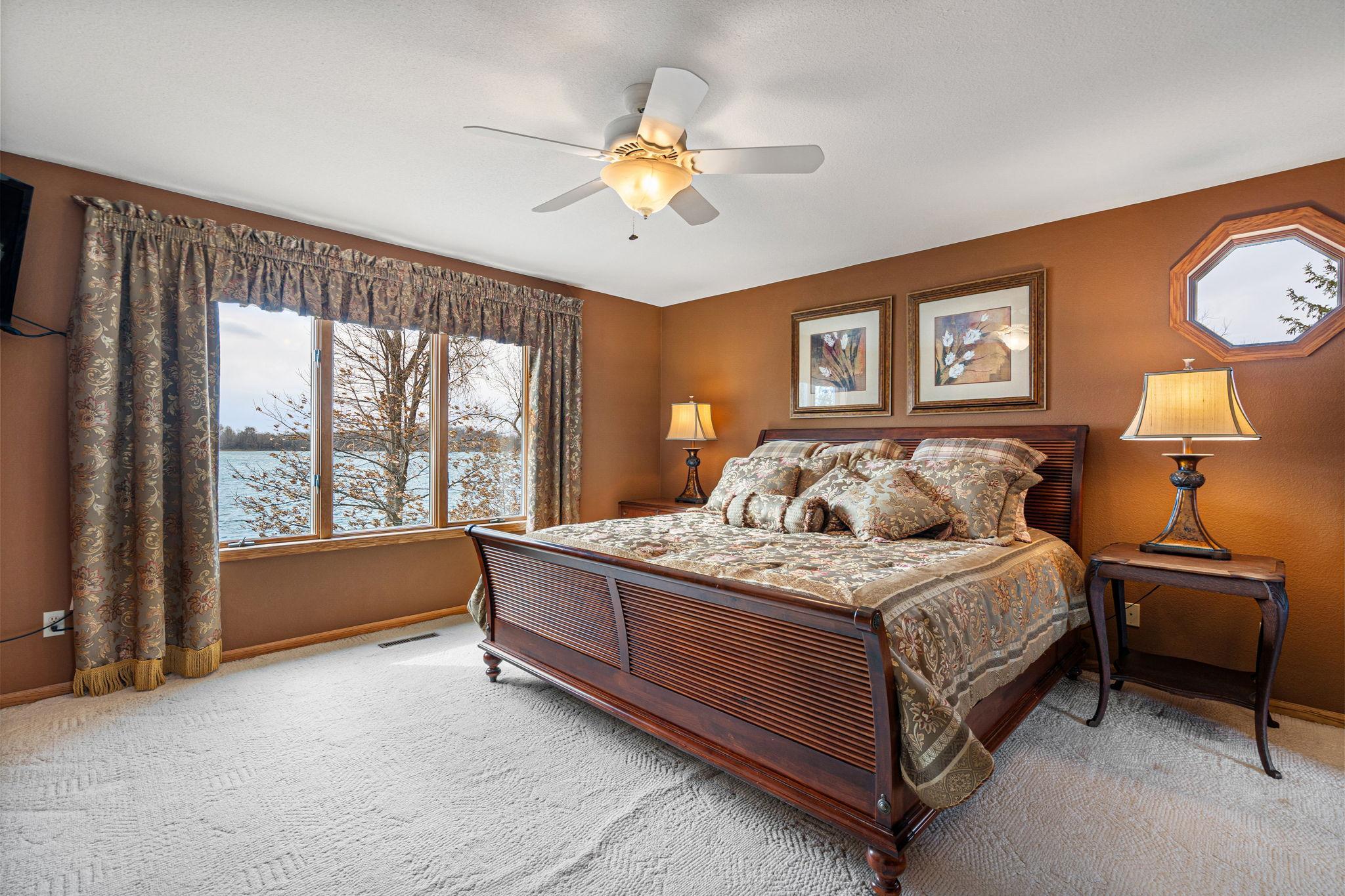 51-web-or-mls-20645-206th-st-w.jpg