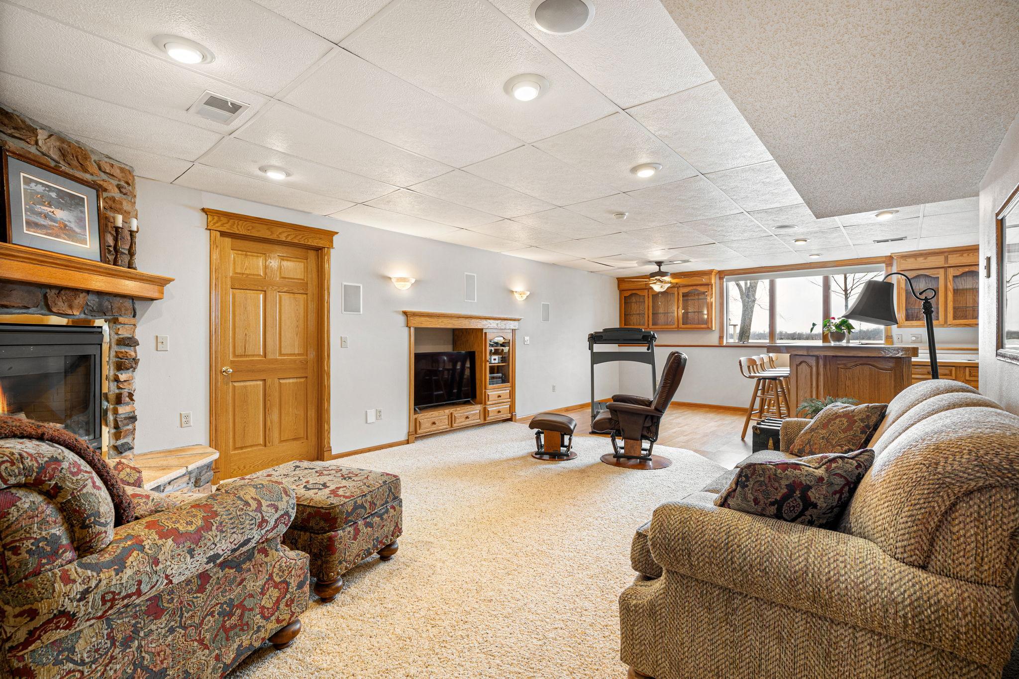 57-web-or-mls-20645-206th-st-w.jpg