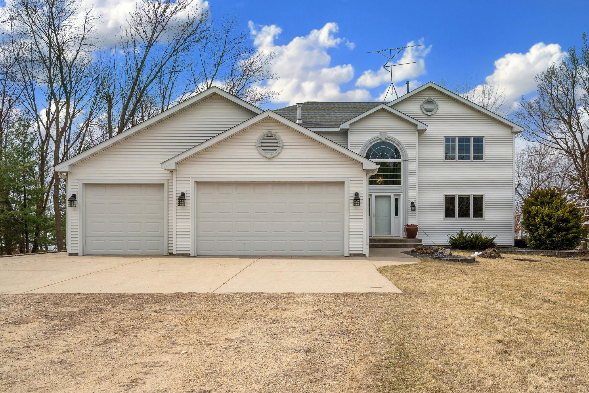 1-web-or-mls-20645-206th-st-w.jpg