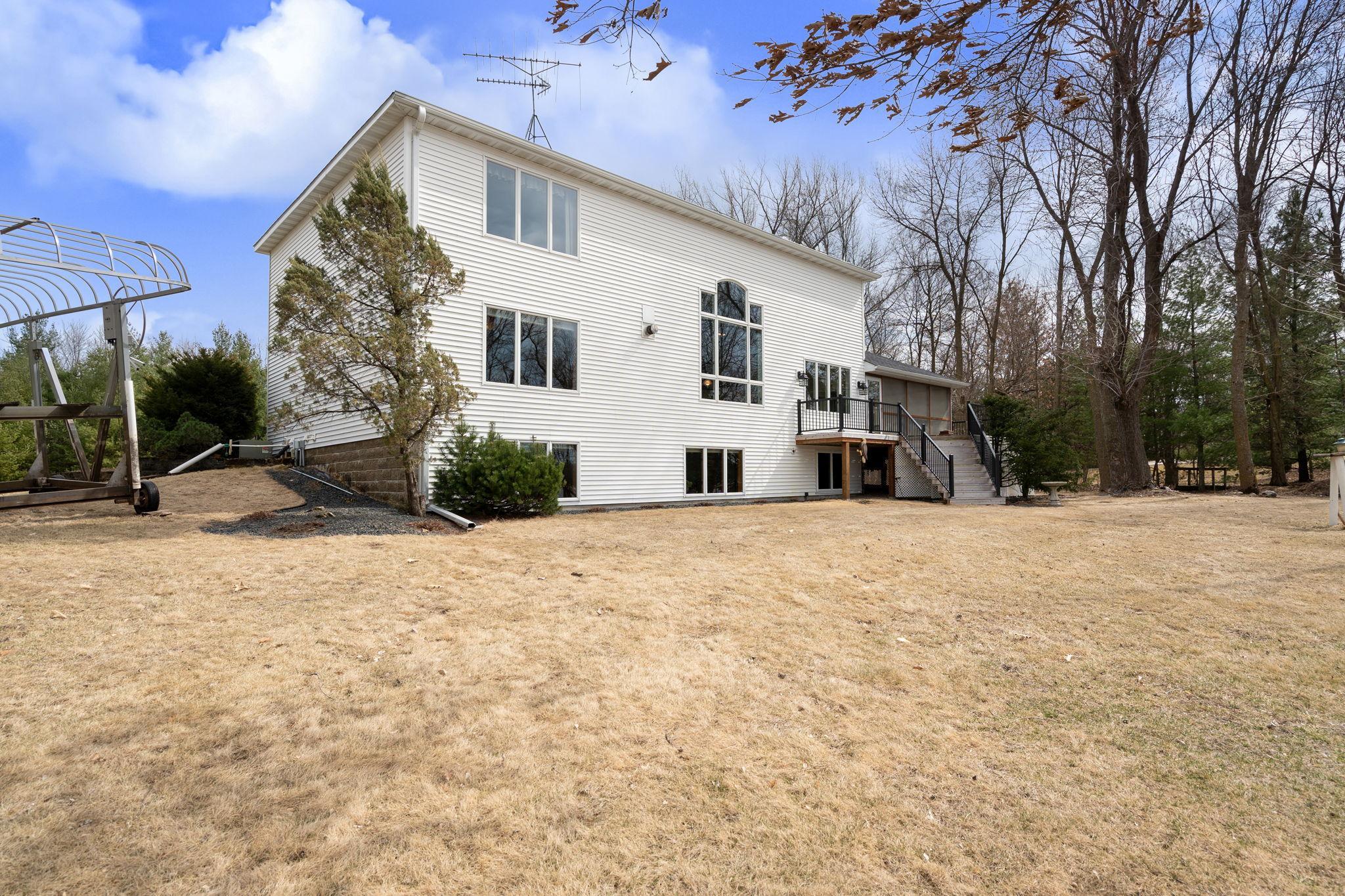 9-web-or-mls-20645-206th-st-w.jpg