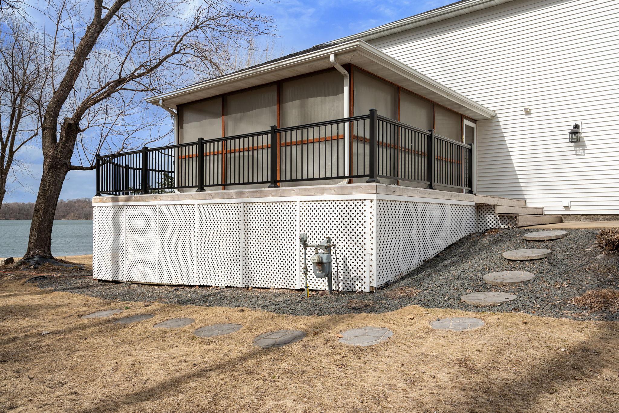 6-web-or-mls-20645-206th-st-w.jpg