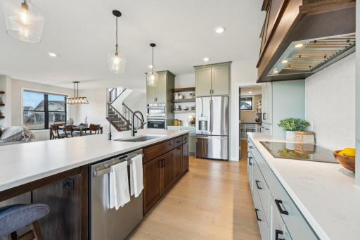 27-web-or-mls-Prairieview Trail N-2204-027.jpg