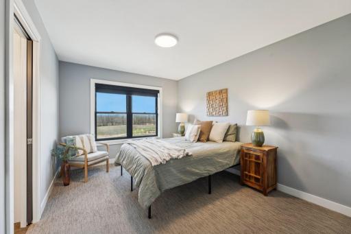 56-web-or-mls-Prairieview Trail N-2204-056.jpg