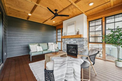 48-web-or-mls-Prairieview Trail N-2204-048.jpg