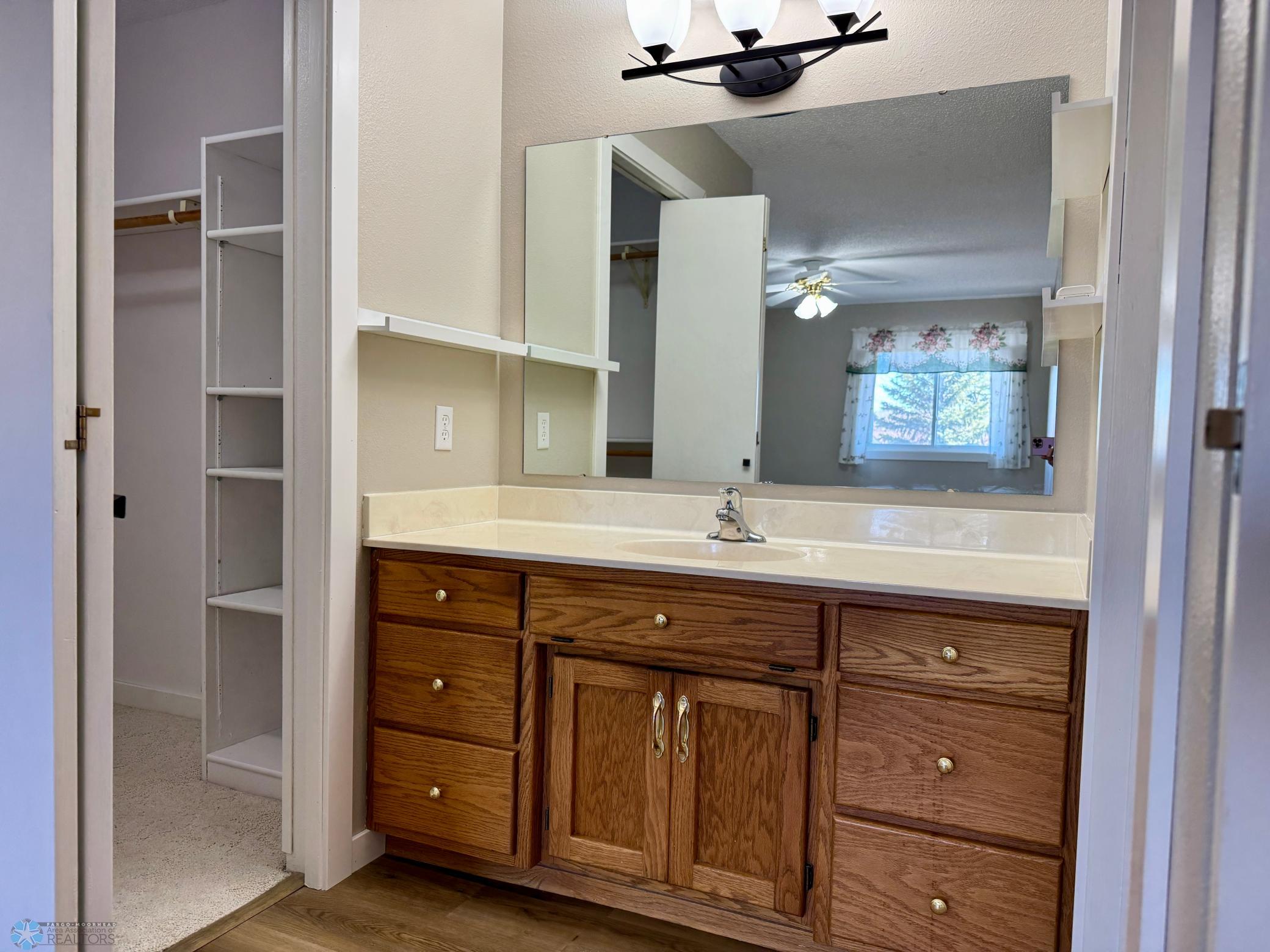 Master Vanity