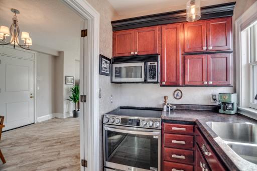 79 Western Avenue N, 100, Saint Paul, MN 55102