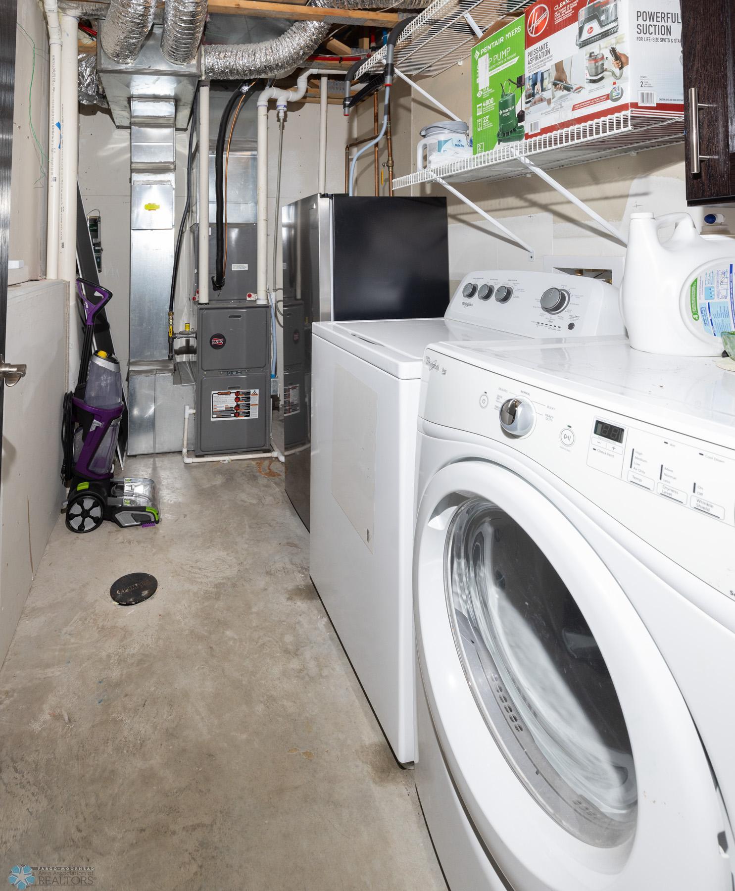 Washer/Dryer Included!