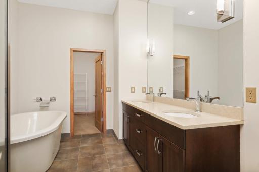 15715 50th Place N, Plymouth, MN 55446
