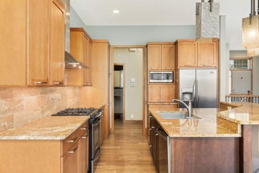15715 50th Place N, Plymouth, MN 55446