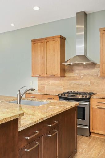 15715 50th Place N, Plymouth, MN 55446