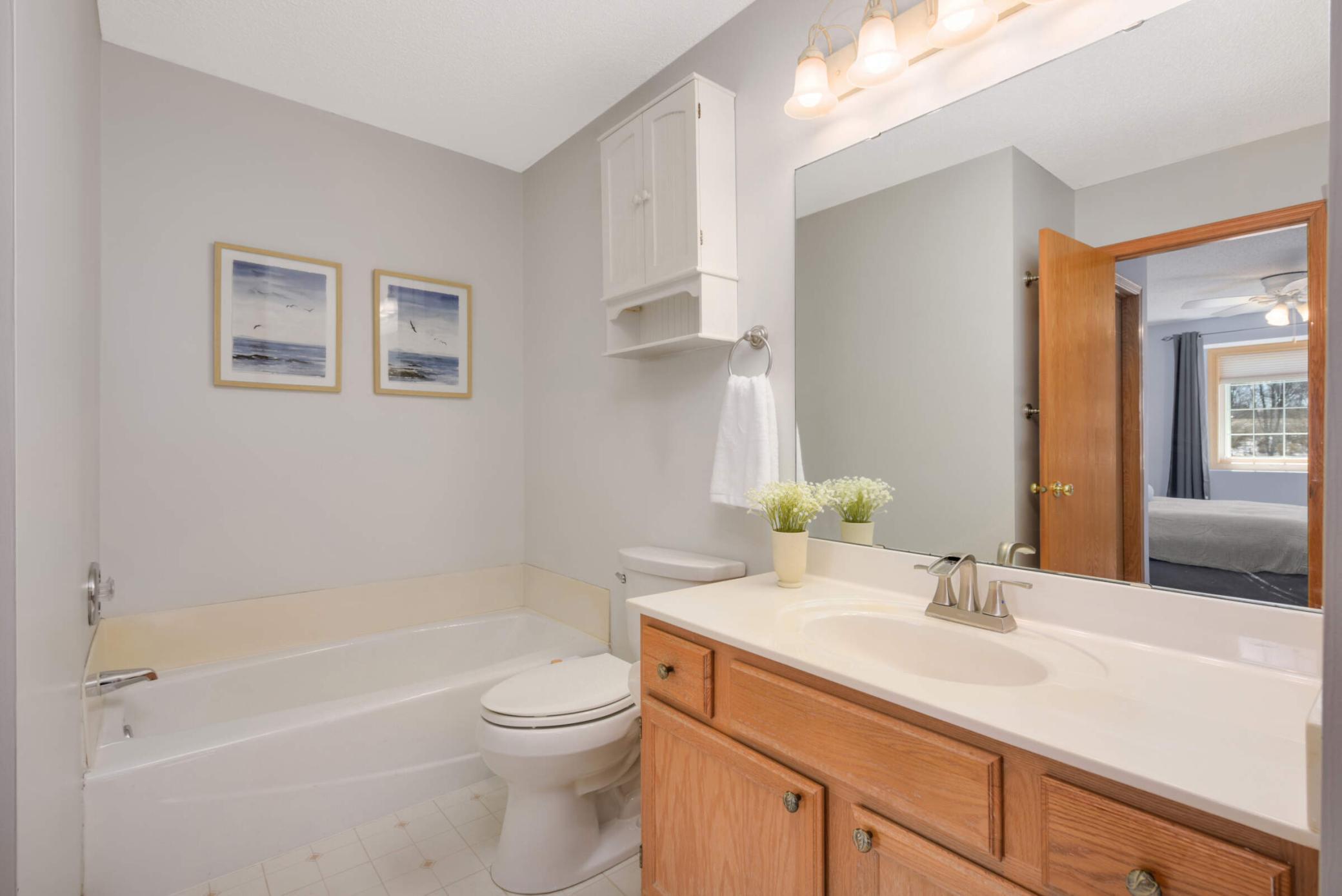 UPPER level full-size bathroom!