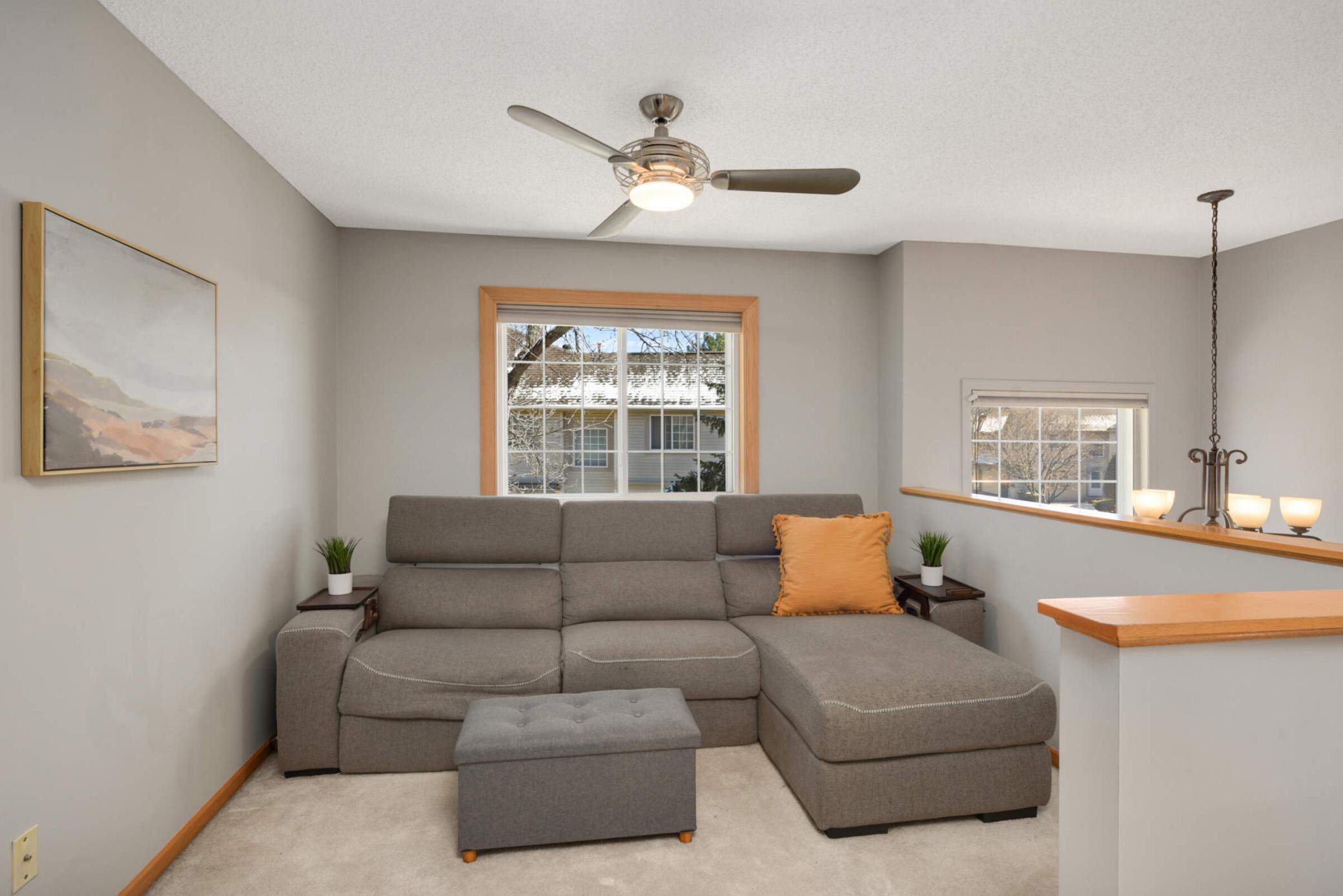 Fabulous UPPER LEVEL LOFT! Great for movie nights!