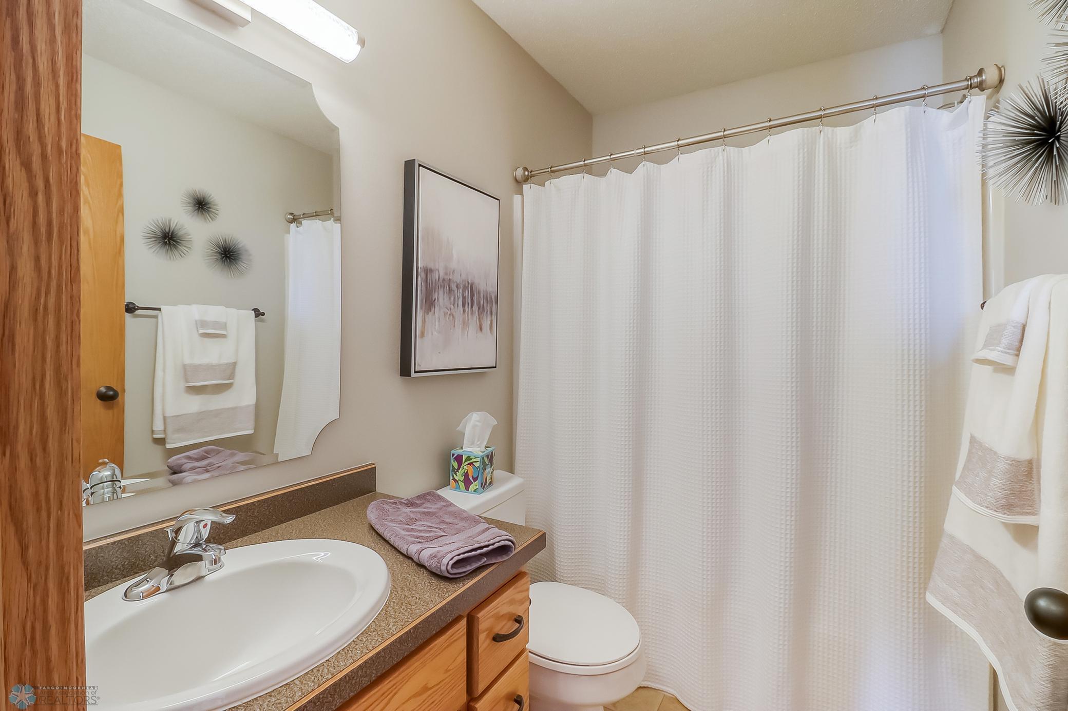 Full bathroom upper level