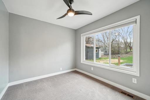 12_interior.jpg
