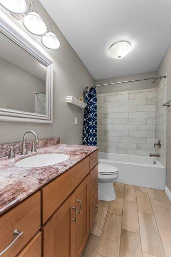 3239 Hillside Court, Saint Paul, MN 55121
