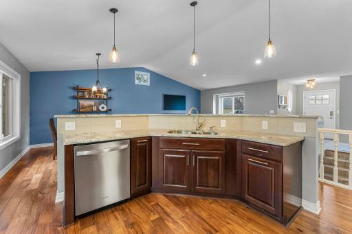 3239 Hillside Court, Saint Paul, MN 55121
