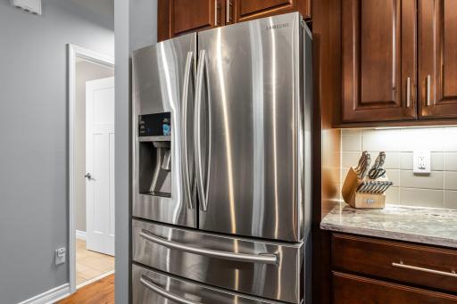 3239 Hillside Court, Saint Paul, MN 55121
