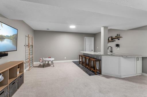 3239 Hillside Court, Saint Paul, MN 55121