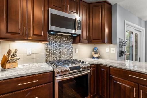 3239 Hillside Court, Saint Paul, MN 55121