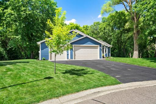 3239 Hillside Court, Saint Paul, MN 55121