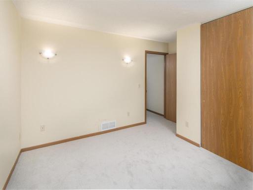803 Headley Ct Northfield MN 55057 USA-012-003-Bedroom-MLS_Size.jpg