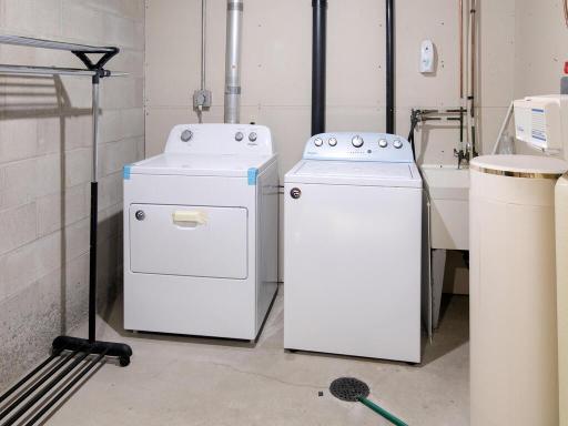 803 Headley Ct Northfield MN 55057 USA-020-019-Laundry-MLS_Size.jpg