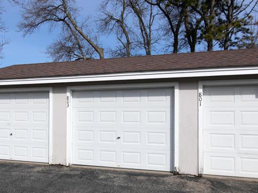 803 Headley Ct Northfield MN 55057 USA-021-021-Garage-MLS_Size.jpg