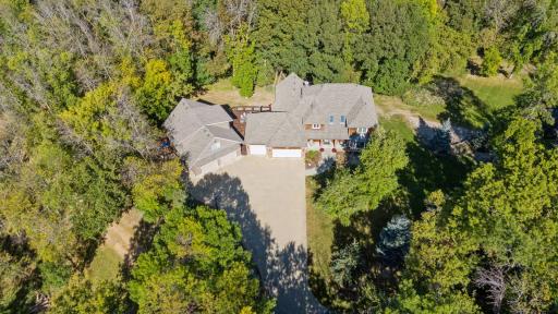 Dream Garage Setup – Heated 3-car garage + detached 994 sq. ft. garage
