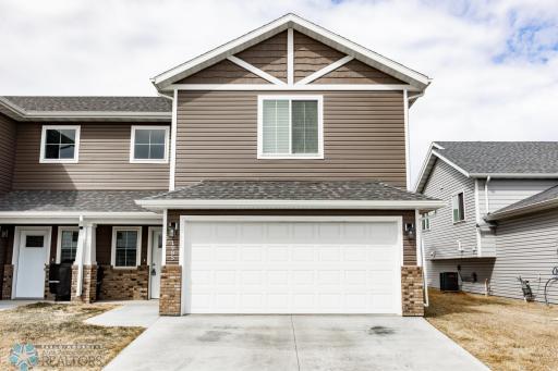 1485 68th Avenue S, Fargo, ND 58104