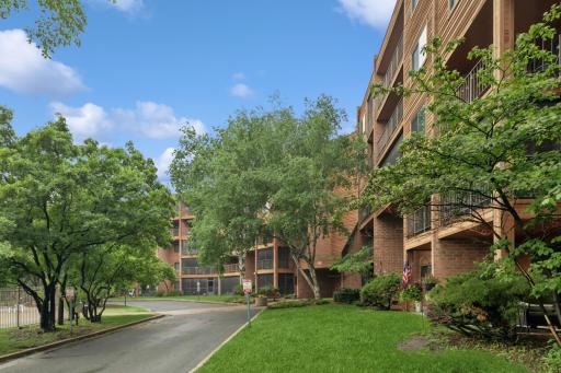 The building entrance is both stylish and welcoming, setting the tone for a comfortable and convenient lifestyle. Step inside and discover all that this top-floor condo has to offer!