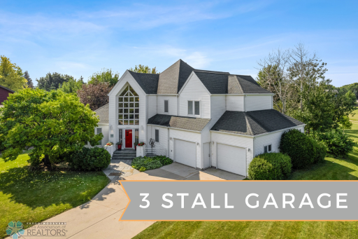 2878 Lilac Lane N, Fargo, ND 58102
