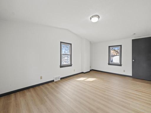 442 Gentry Avenue N, Saint Paul, MN 55128