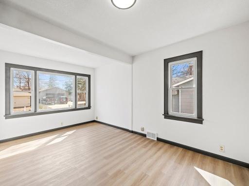 442 Gentry Avenue N, Saint Paul, MN 55128