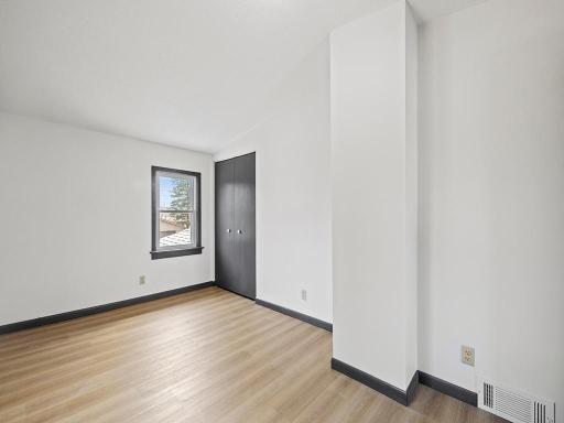 442 Gentry Avenue N, Saint Paul, MN 55128