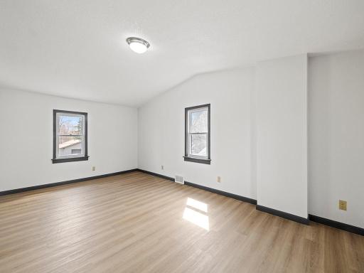 442 Gentry Avenue N, Saint Paul, MN 55128