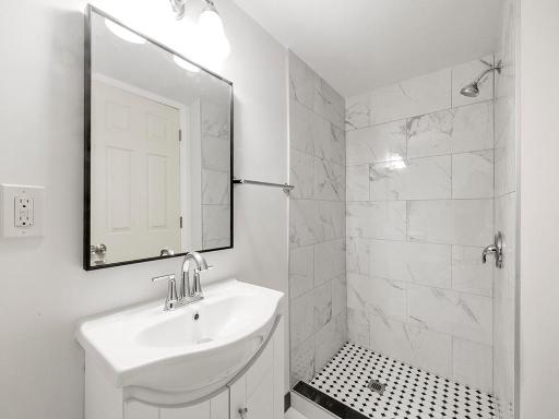 442 Gentry Avenue N, Saint Paul, MN 55128