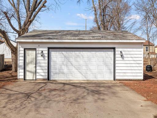 442 Gentry Avenue N, Saint Paul, MN 55128