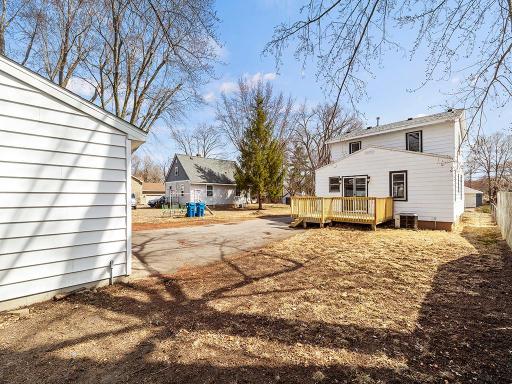 442 Gentry Avenue N, Saint Paul, MN 55128