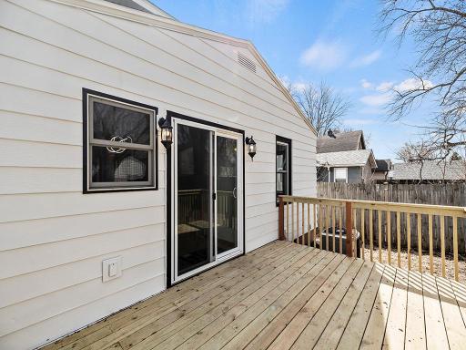 442 Gentry Avenue N, Saint Paul, MN 55128