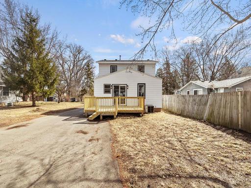 442 Gentry Avenue N, Saint Paul, MN 55128