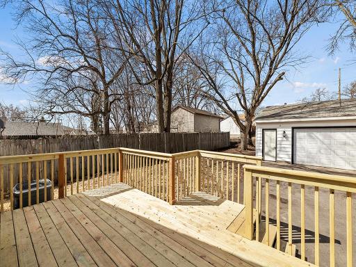 442 Gentry Avenue N, Saint Paul, MN 55128