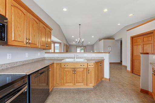 732 Escalade Lane SE, Owatonna, MN 55060