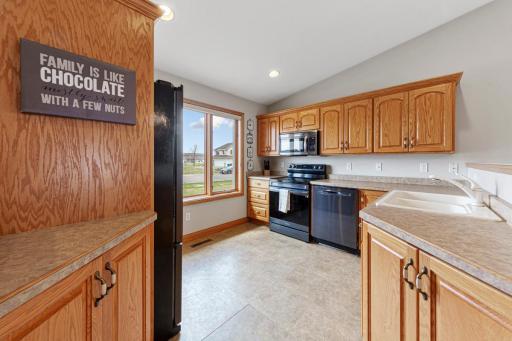 732 Escalade Lane SE, Owatonna, MN 55060