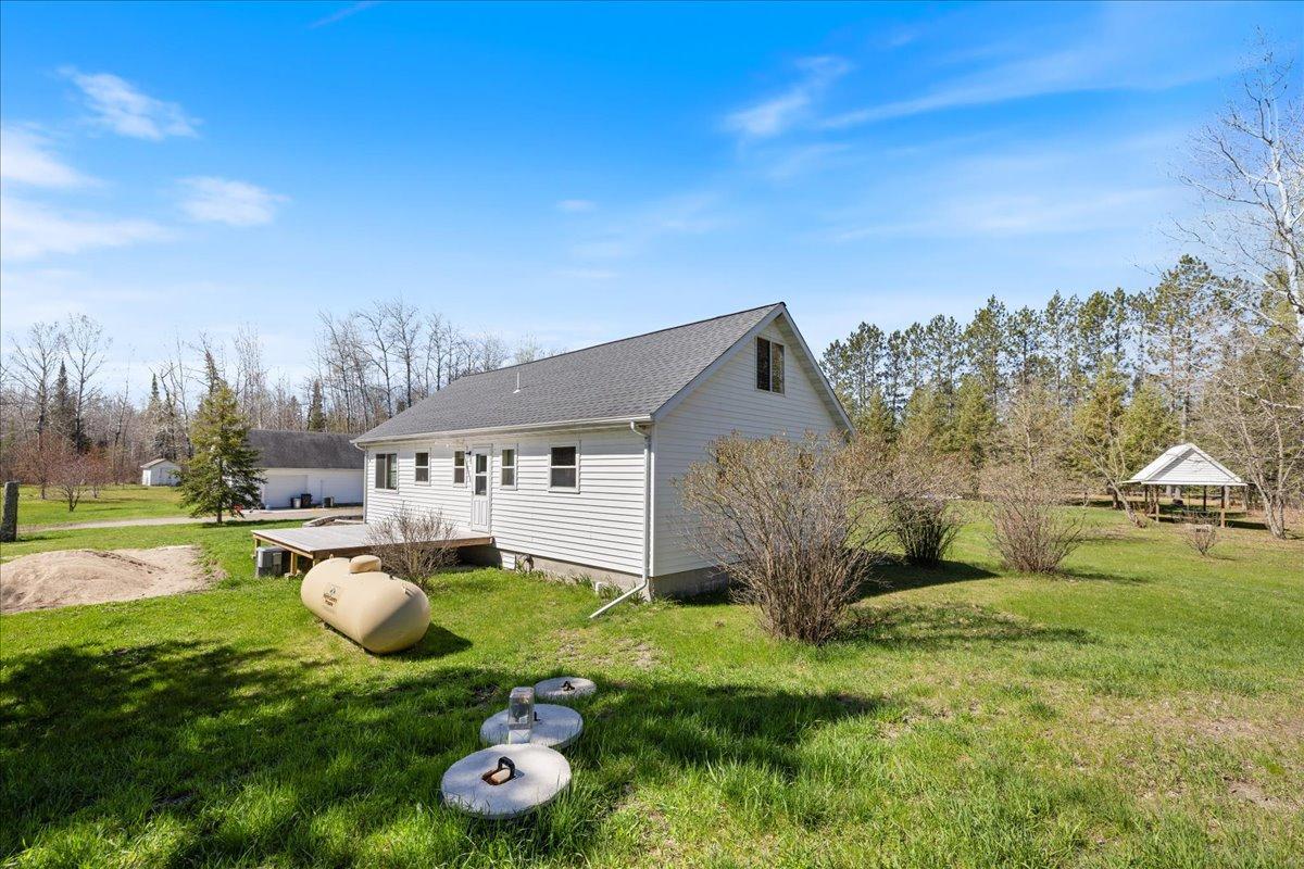 05-Back corner of house.jpg