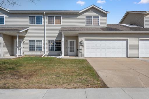 5121 Weatherstone Drive NW, Rochester, MN 55901