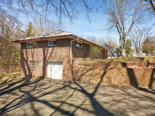 9234 W 22nd Street, Minneapolis, MN 55426