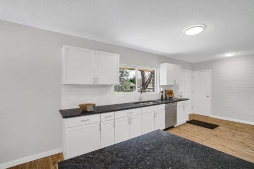 9234 W 22nd Street, Minneapolis, MN 55426