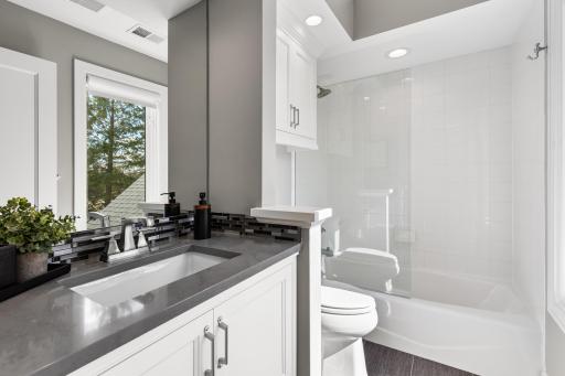 10072 Gristmill Ridge, Eden Prairie, MN 55347