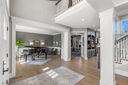 10072 Gristmill Ridge, Eden Prairie, MN 55347