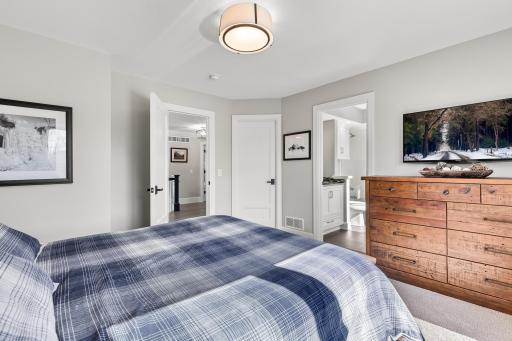 10072 Gristmill Ridge, Eden Prairie, MN 55347
